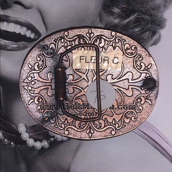 BELT BUCKLE - Picture 2 of 2